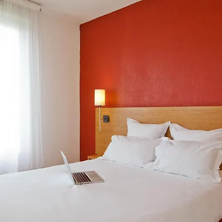 Sejours & Affaires Saint-nicolas 2*