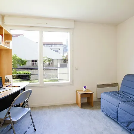 Sejours & Affaires Saint-nicolas 2*