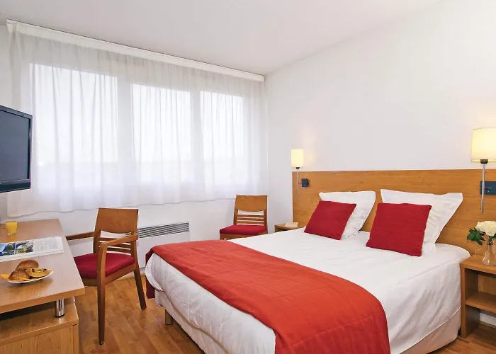 Sejours & Affaires Saint-nicolas 3*